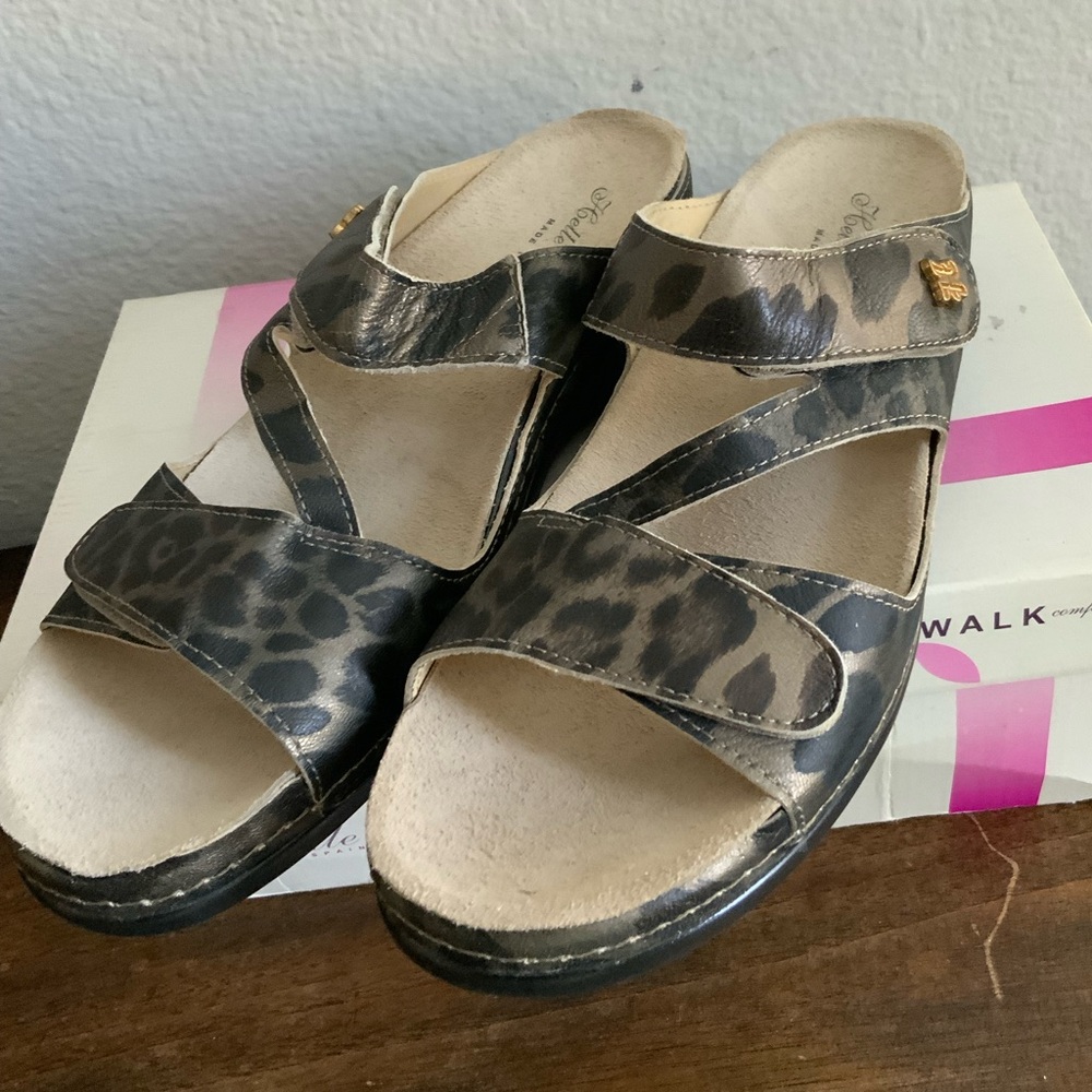 Helle Comfort Tacey Brown Serval Sz 42 Us 11